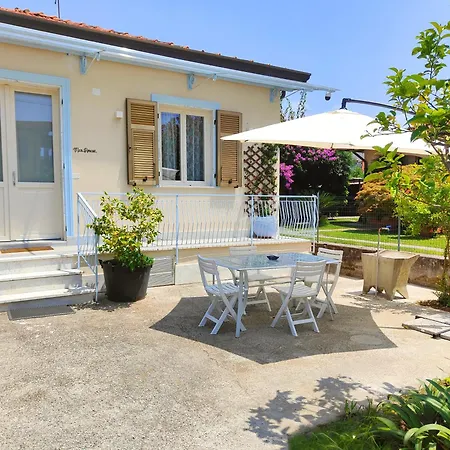 Mon Casa A Marina Con Giardino Nyaraló *
