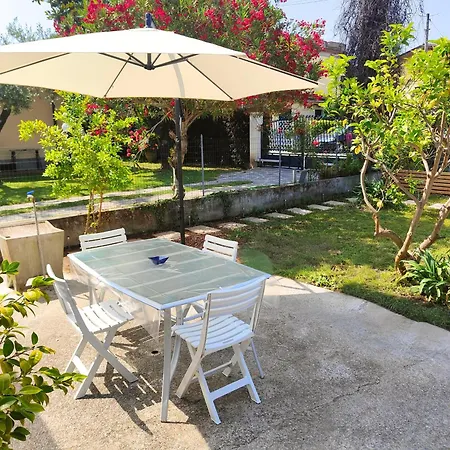 Mon Casa A Marina Con Giardino * Marina di Massa